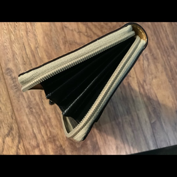 Kate Spade wallet - Picture 8 of 10